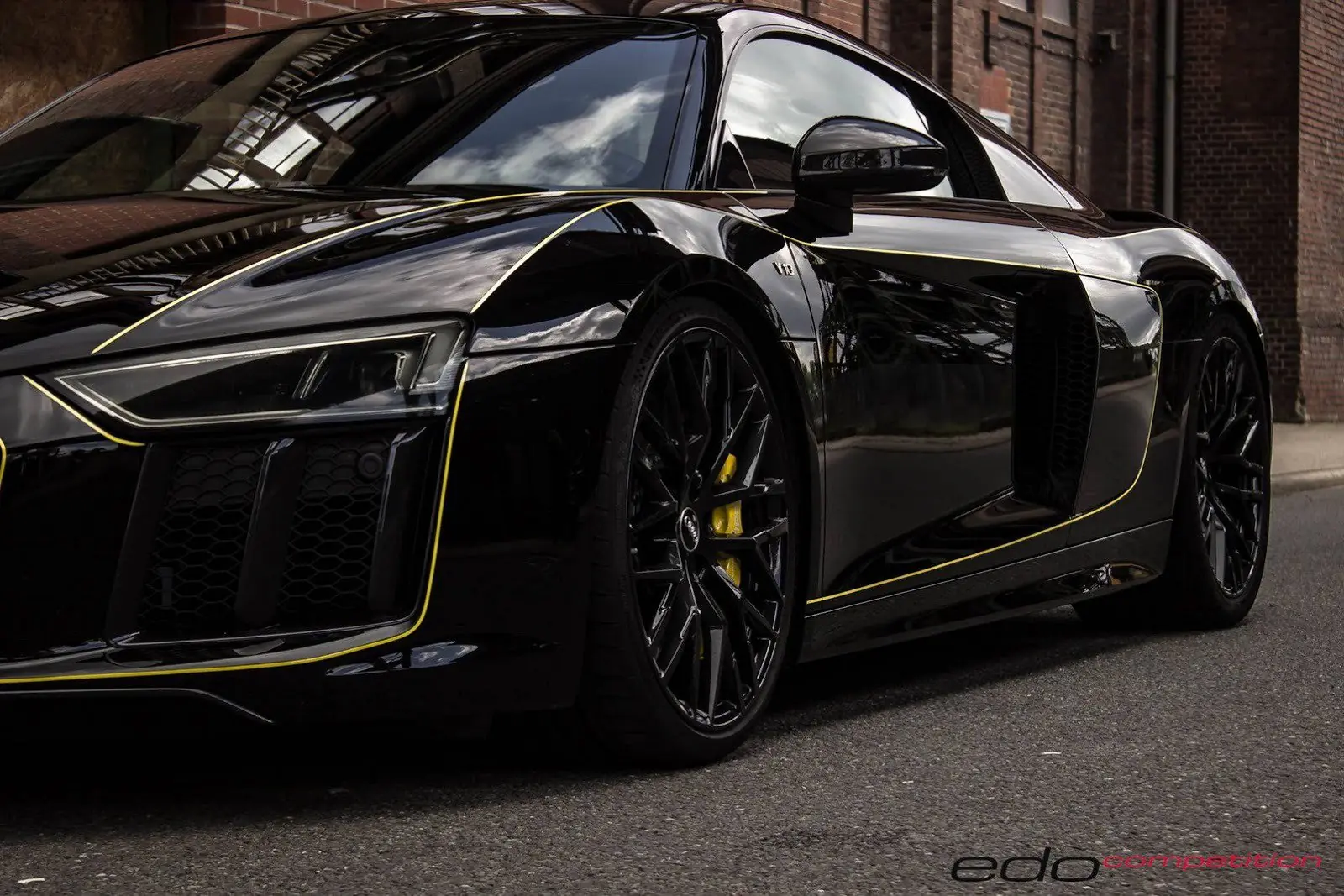 el nuevo Audi R8 v10 Plus pasa x las manos d Edo Competition