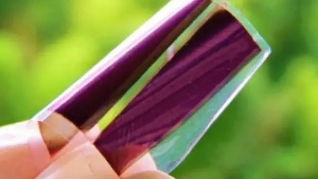 Japoneses crean papel que almacena Energia Solar