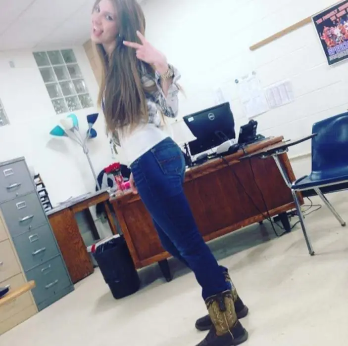 Maestra arrestada por tener relaciones con alumno de 17 años