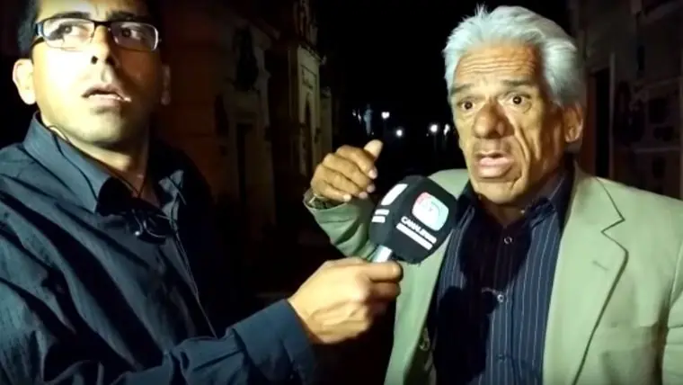 Gritos de mujer desde el interior del cementerio