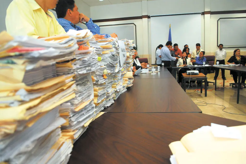 Encuentran Documentos Abandonado