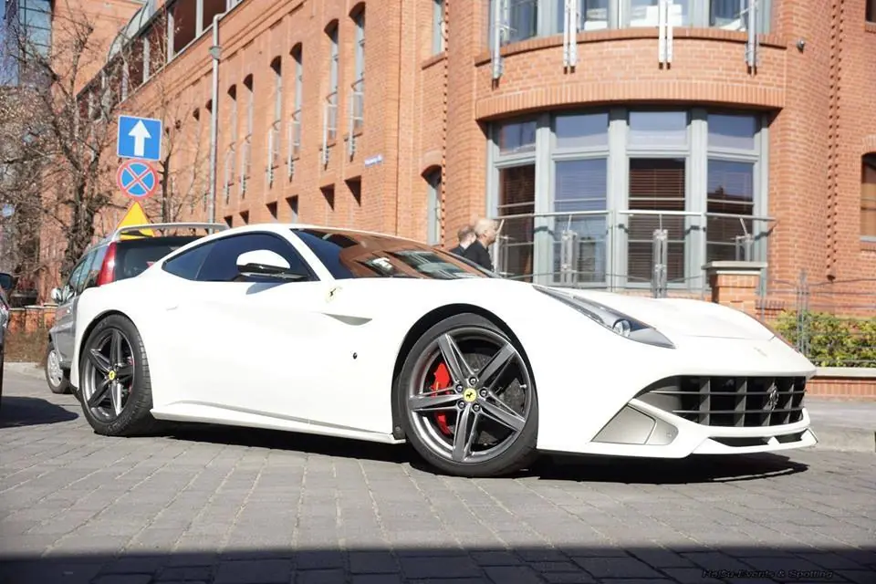 +5 si te gusta Ferrari y Lamborghini