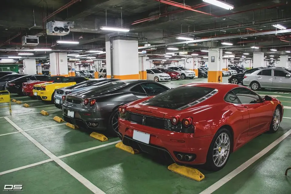 +5 si te gusta Ferrari y Lamborghini