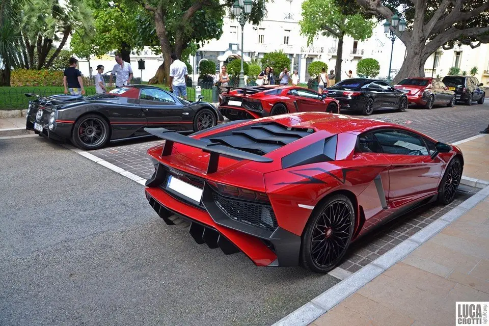 +5 si te gusta Ferrari y Lamborghini