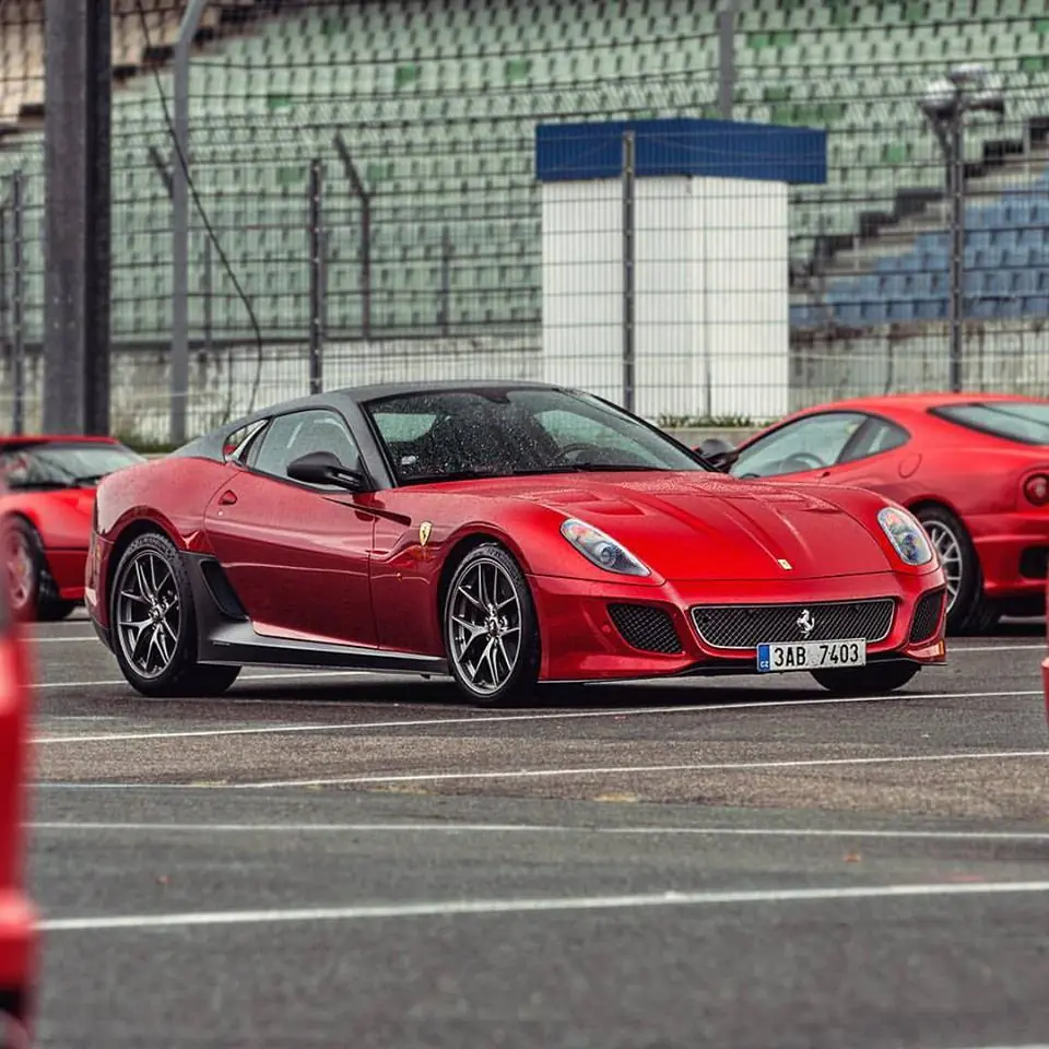 +5 si te gusta Ferrari y Lamborghini