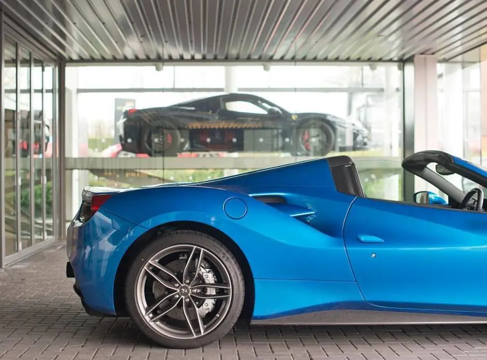 +5 si te gusta Ferrari y Lamborghini