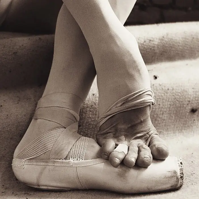 Razones por que las bailarinas hacen el arte más peligroso