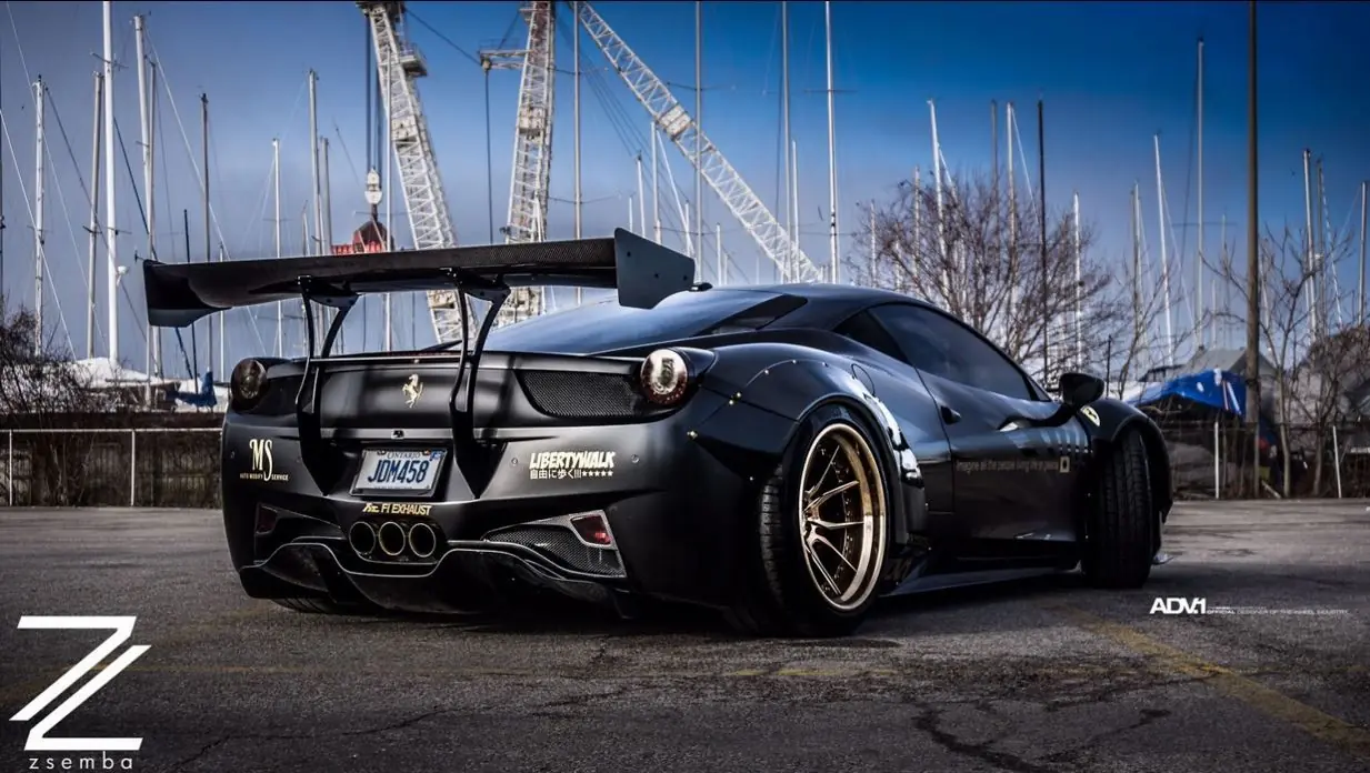 Ferrari 458 Italia con kit aerodinamico de Liberty Walk