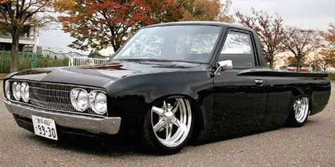 autos datsun