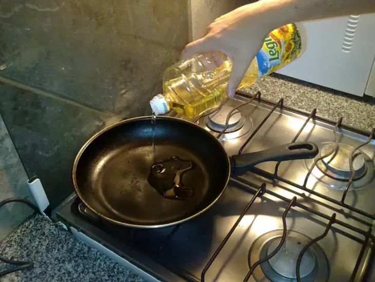 Cosas hogareñas con las que todo latino creció jamás olvidar