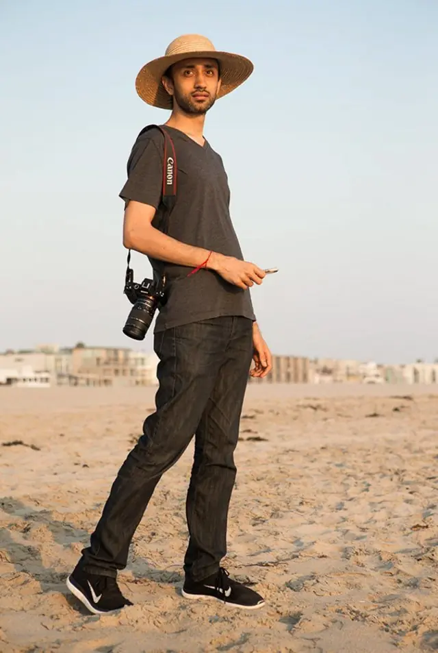 Lo fotografiaron posando en la playa y lo photoshopearon