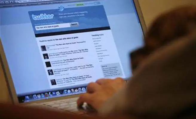 Hombre se hace pasar por una mujer en Facebook para matar...