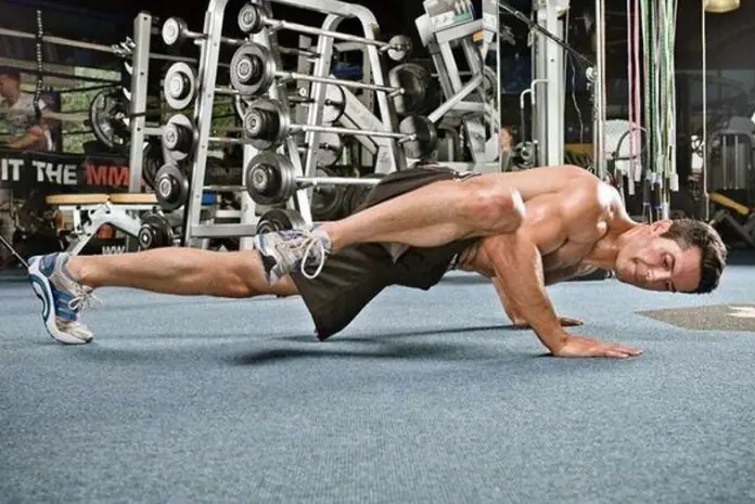 Conoce la rutina de Scott Adkins (Yuri Boyka)