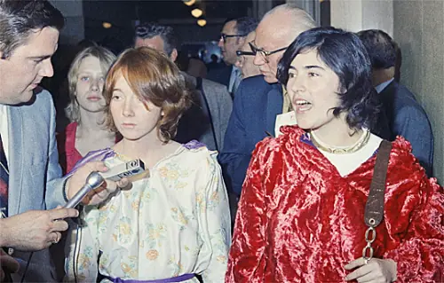 Squeaky Fromme, la chica que casi mata al presidente de USA Squeaky Fromme, la chica que casi mata al presidente de USA