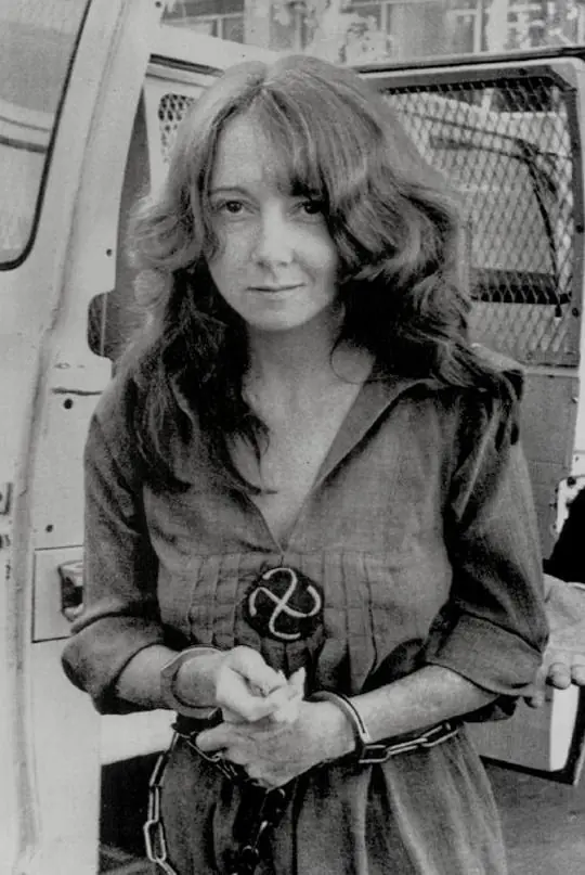 Squeaky Fromme, la chica que casi mata al presidente de USA Squeaky Fromme, la chica que casi mata al presidente de USA
