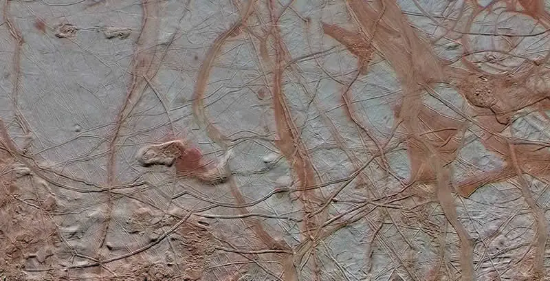 en la luna Europa de Júpiter ,podria haber vida