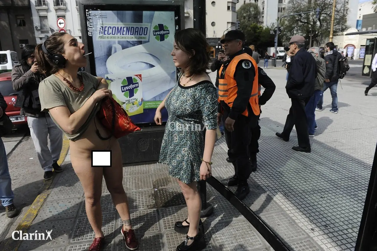 Pasearon en bolas por el congreso (Fotos)