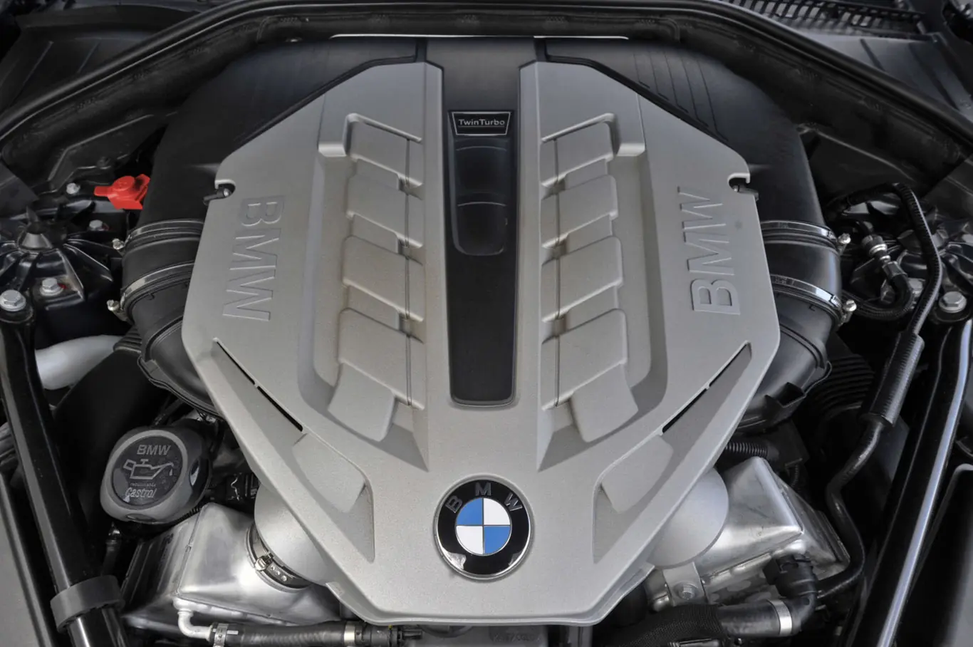 Juguar empezara a usar motores v8 de origen Bmw
