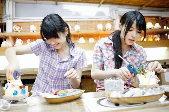 Airi suzuki y Maimi Yajima.