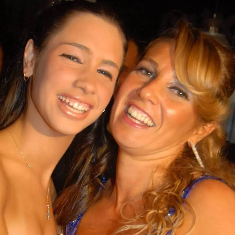 Le das a la mama de "Mechy"? La del video con los pilotos