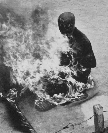 Quemarse a lo bonzo Suicidio y Una forma de protesta