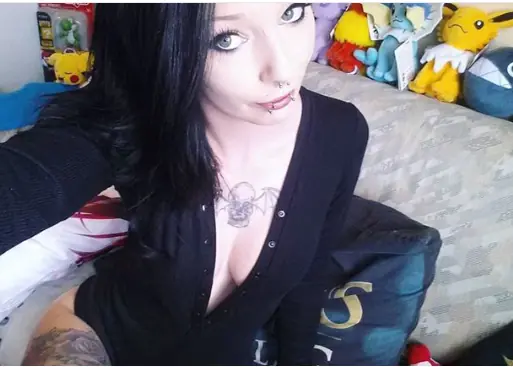 Suicide Girls en Instagram: Hylia