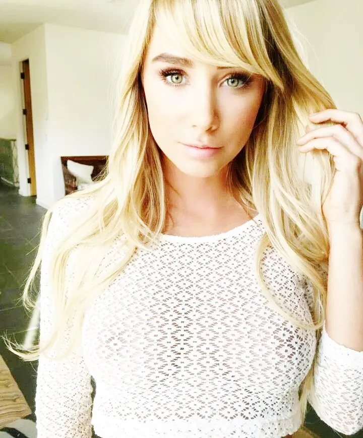 "Sara Jean Underwood"  bella y sensual modelo Playmate