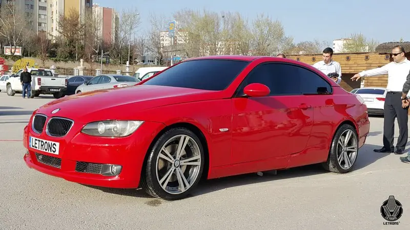 Fabrican un BMW que se convierte en un Transformer real