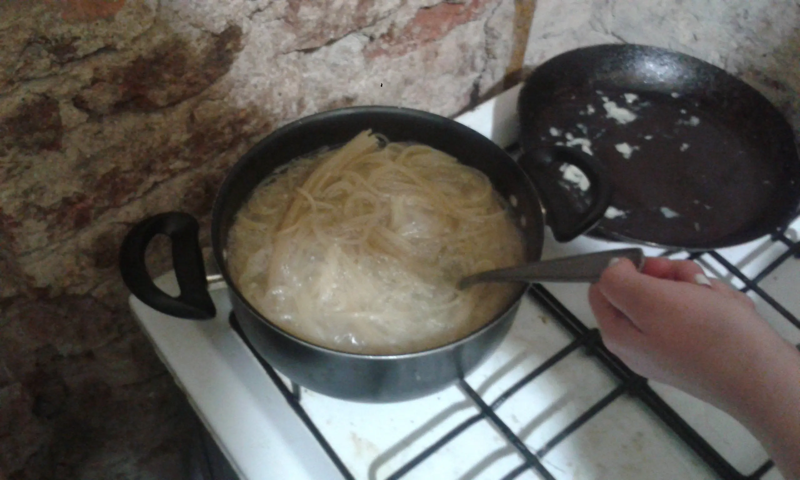 Cocinando con Robertina, hoy: Fideos con salsa