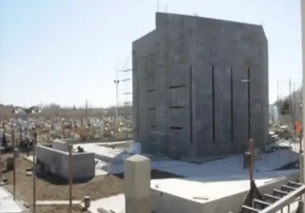 Mausoleo K: Allanan cementerio de Rio Gallegos.