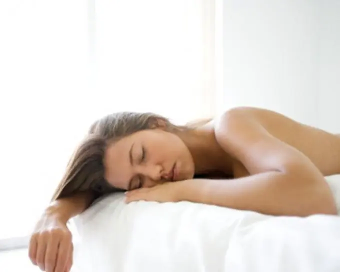 10 razones para dormir en bolas
