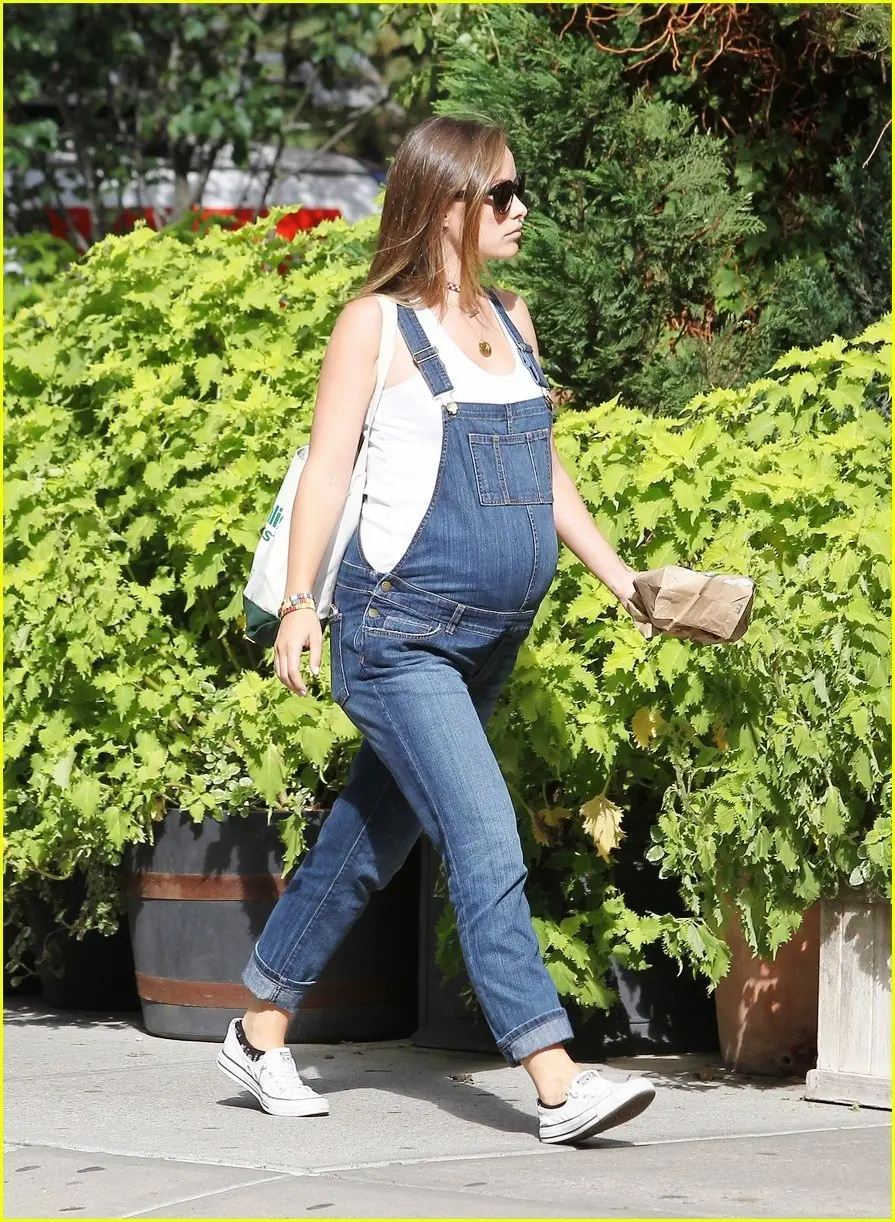 "Olivia Wilde" tiernamente embarazada + una queja