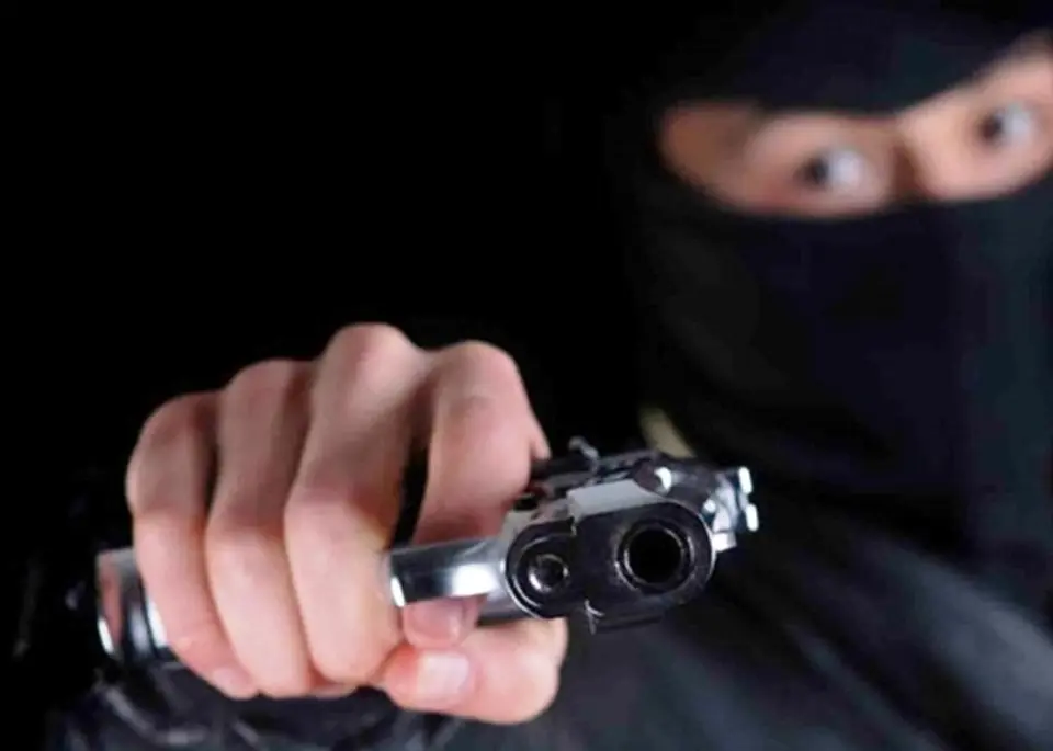 Entro a robar se arrepintio y lo detuvieron