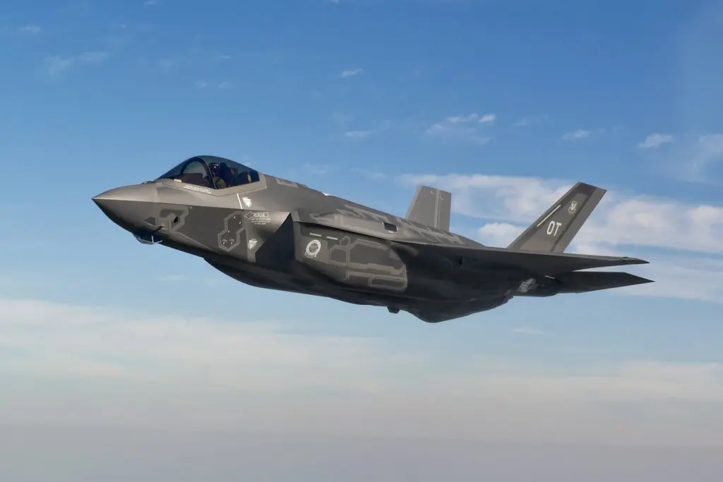 El F-35 derrota a 100 aviones en ejercicios simulados
