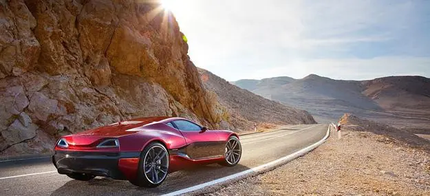 Porsche 918 Spider vs Rimac Concept One subi el volumen
