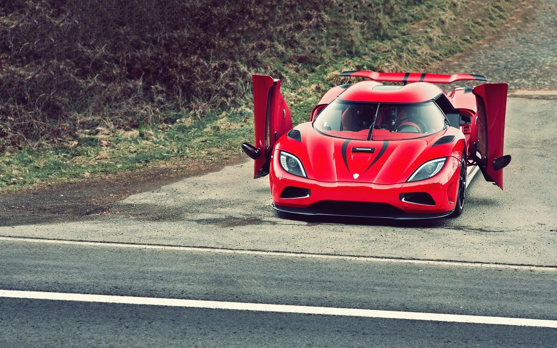 subite abordo del Koenisegg Agera R: tremendo sonido subite abordo del Koenisegg Agera R: tremendo sonido