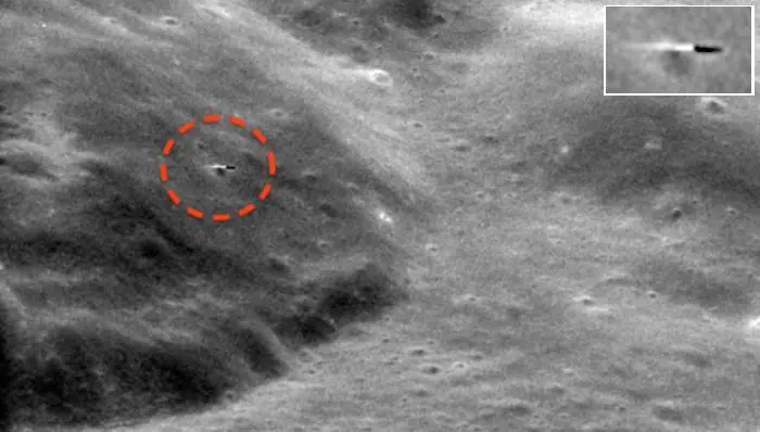 Increible Ovni Superficie Lunar
