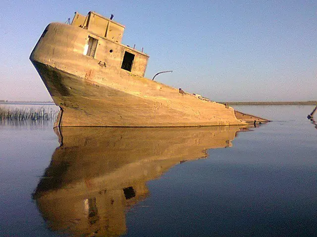 barcos de cemento en argentina