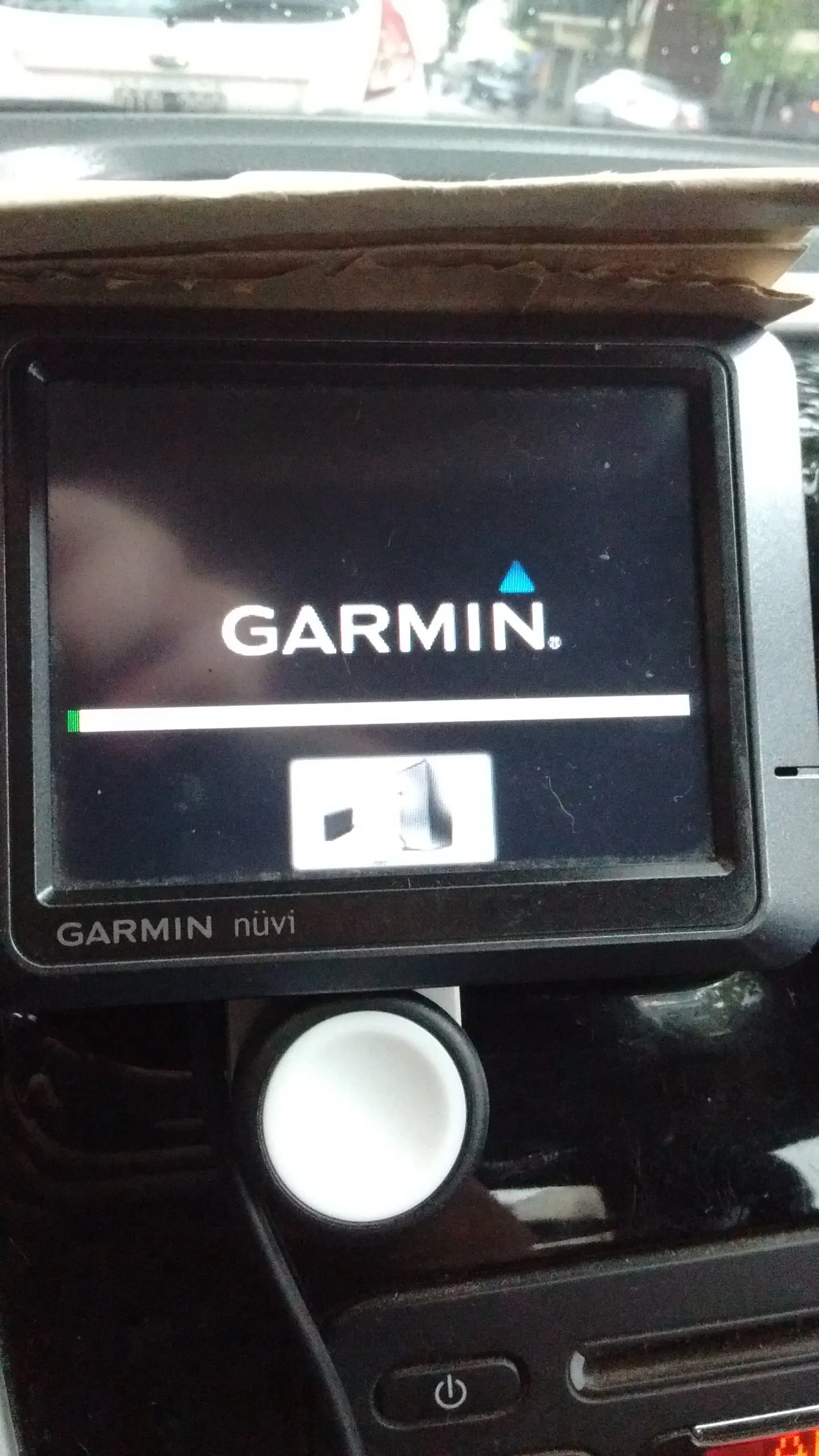 Garmin Nuvi 205 se reinicia siempre