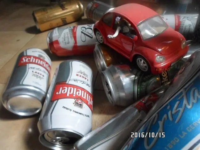 Latas de Cerveza y Algo mas ..