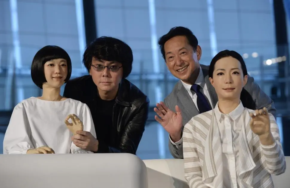 ANDROIDES y robots con apariencia HUMANA 2016