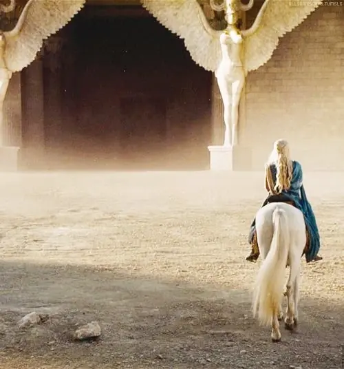 "Emilia Clarke" en la piel de Daenerys Targaryen  GOT
