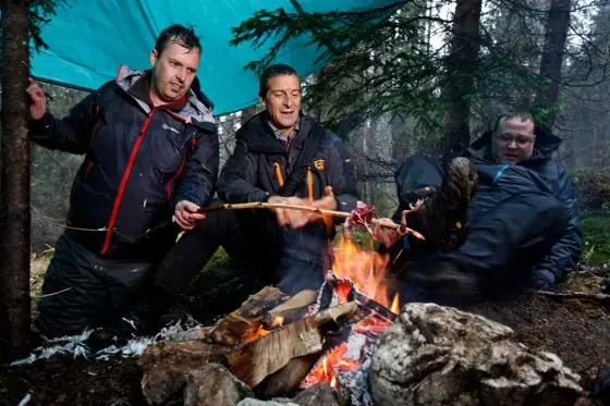 Bear Grylls reta personas sin experiencia en nuevo programa