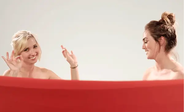 Vieron a sus mejores amigas desnudas por primera vez