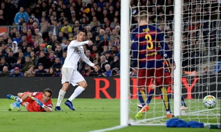Barcelona hace el pecheo cósmico, 1-2