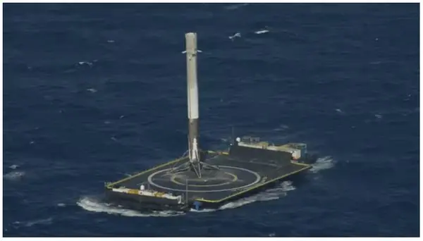 ¡Ahora sí! El cohete Falcon 9 de SpaceX aterriza bien en una