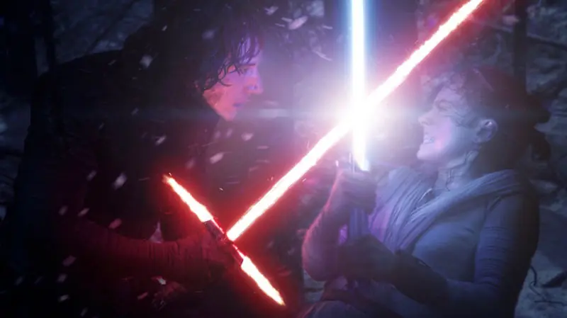Combatir con sables de luz ? imposible..