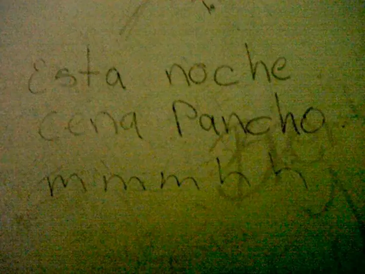 Graffitis de los más locos encontrados en los baños públicos Graffitis de los más locos encontrados en los baños públicos