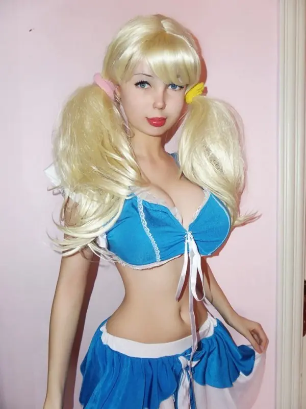 La barbie real existe y es ucraniana, como la ves?