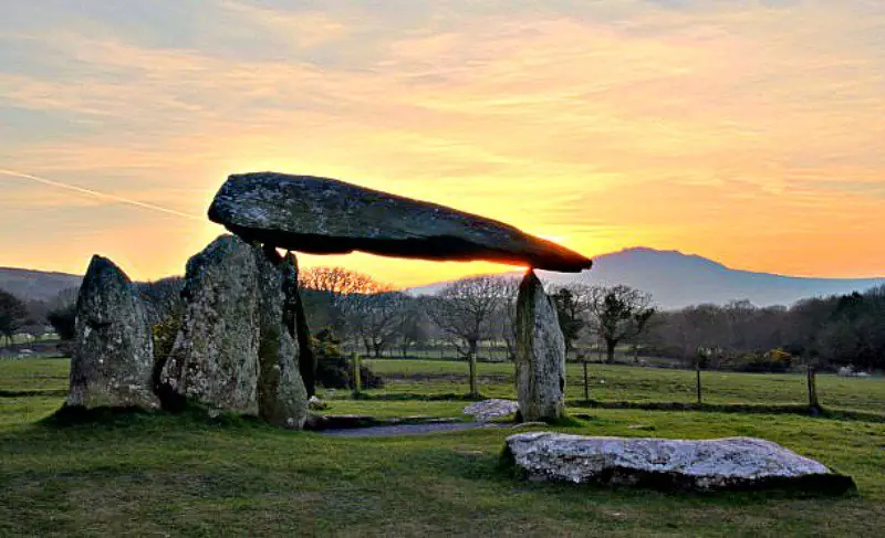 Dolmen Dolmen